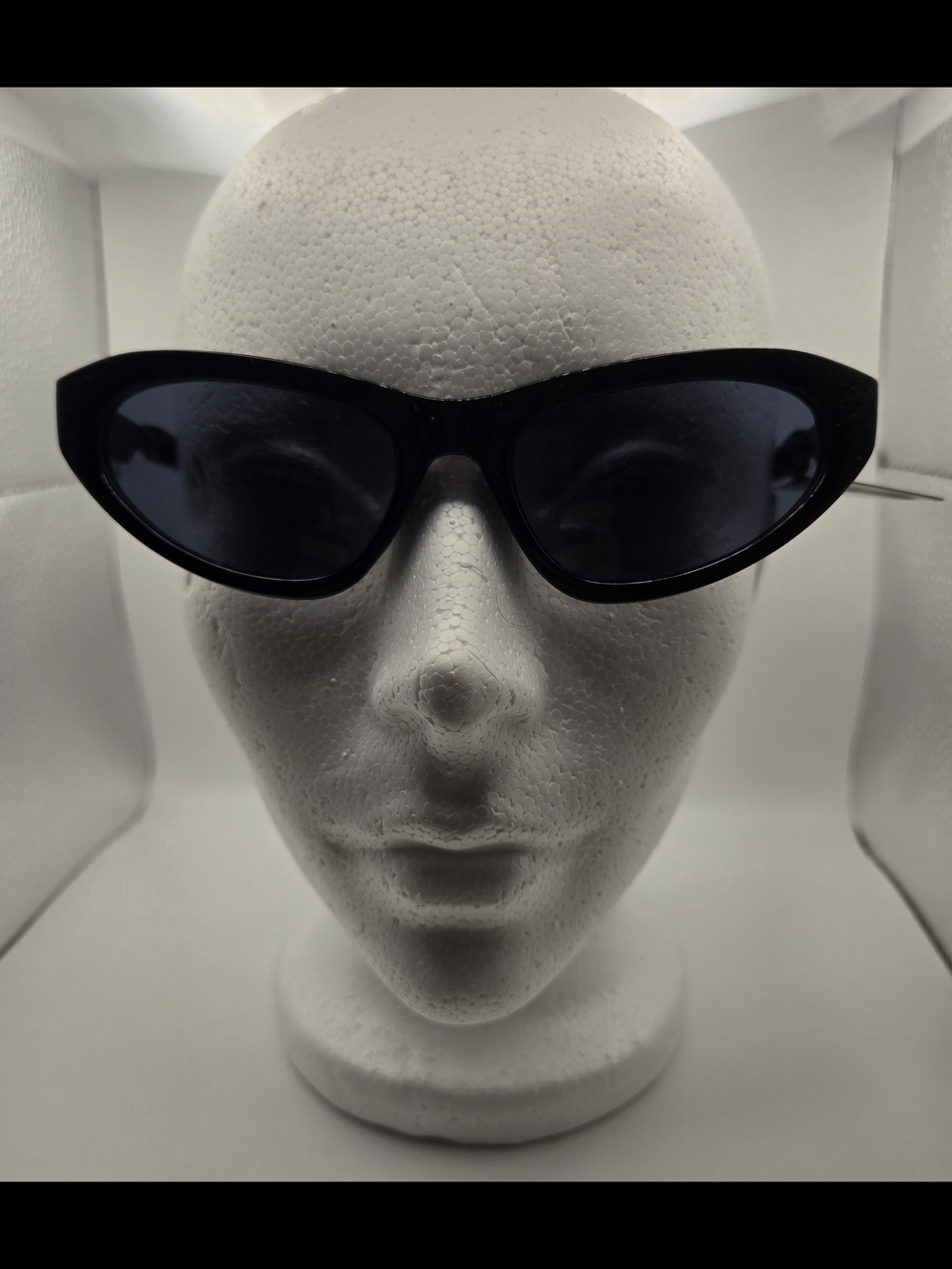 Margaret Josephs Black Cat Eye Sunglasses Sleek Retro Boss Housewife TV Chic Mom